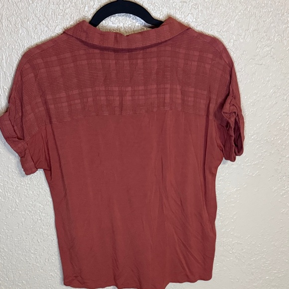 NAIF Rust Button-Front Tie-Front Collared Top - Picture 2 of 2